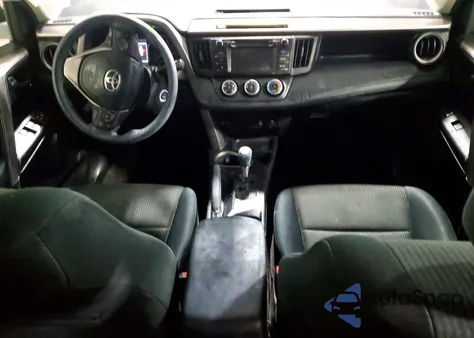 2017 Toyota Rav4 Le z USA, uszkodzony, nr VIN JTMBFREV6HJ135960